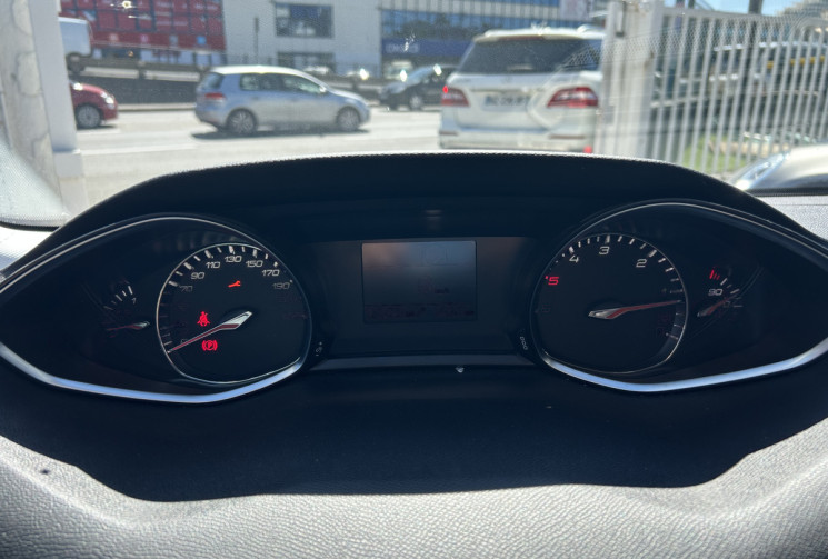 Peugeot 308  II (2) 1.5 BLUEHDI 130 Ch ALLURE * CARPLAY * GPS * RADAR ARR / AV