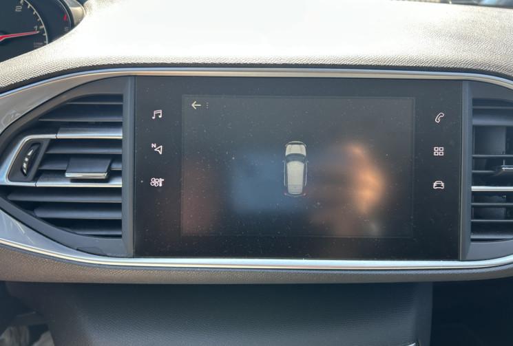 Peugeot 308  II (2) 1.5 BLUEHDI 130 Ch ALLURE * CARPLAY * GPS * RADAR ARR / AV