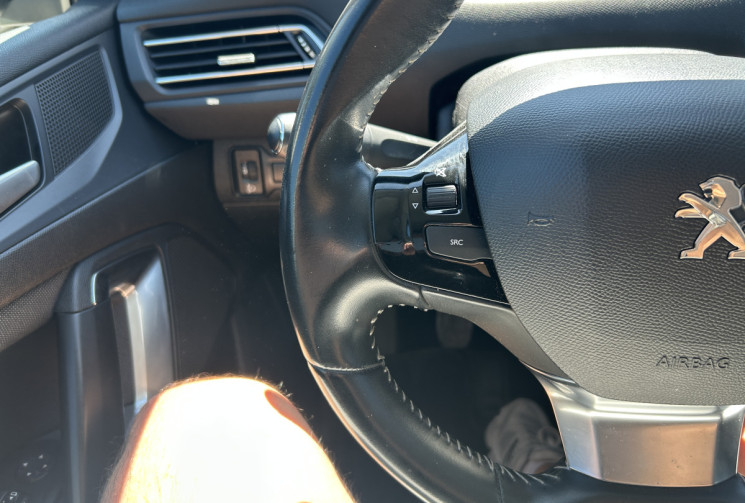 Peugeot 308  II (2) 1.5 BLUEHDI 130 Ch ALLURE * CARPLAY * GPS * RADAR ARR / AV