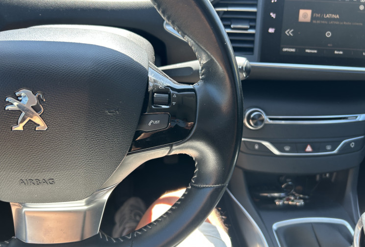 Peugeot 308  II (2) 1.5 BLUEHDI 130 Ch ALLURE * CARPLAY * GPS * RADAR ARR / AV