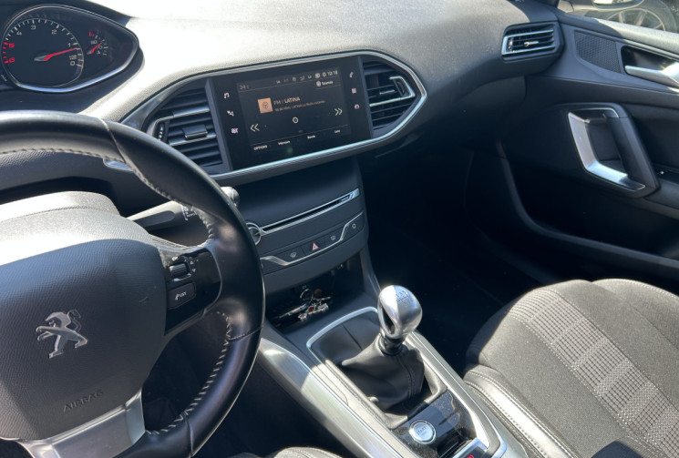 Peugeot 308  II (2) 1.5 BLUEHDI 130 Ch ALLURE * CARPLAY * GPS * RADAR ARR / AV