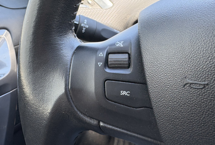 Peugeot 2008 STYLE 100 cv 1.6 BlueHDi * Carplay * Radar de recul * Régulateur * Rétro Rabattable 