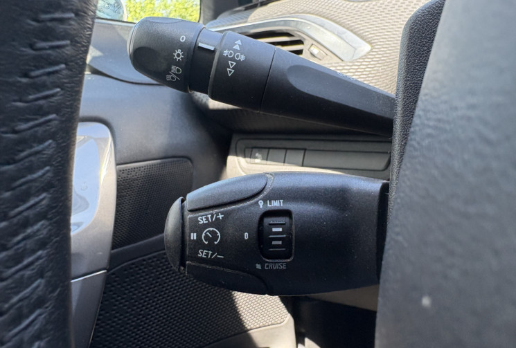 Peugeot 2008 STYLE 100 cv 1.6 BlueHDi * Carplay * Radar de recul * Régulateur * Rétro Rabattable 