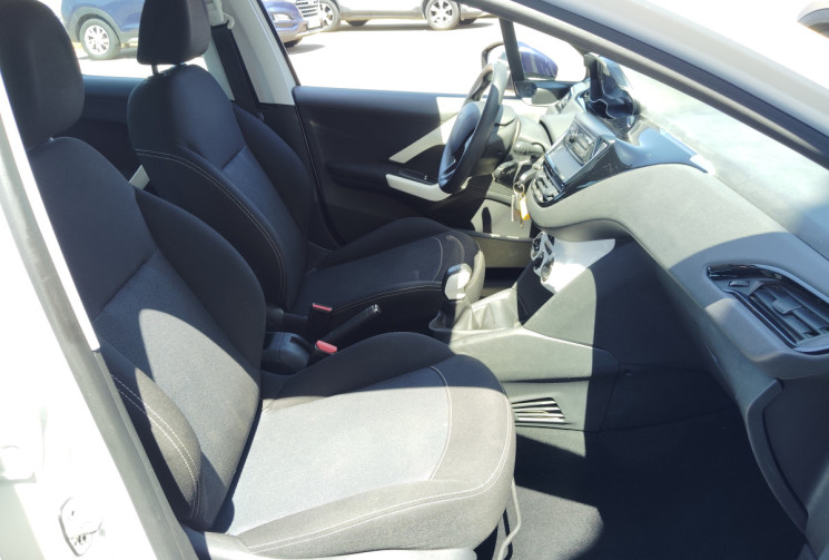 Peugeot 208 1.0 VTI 68cv LIKE