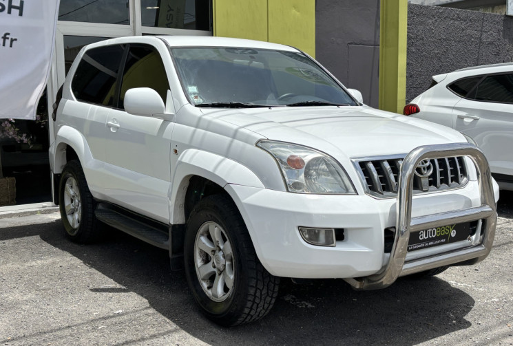 Toyota Land Cruiser 3.0 D-4D 165cv boîte auto // 4x4 mythique par excellence // Première main