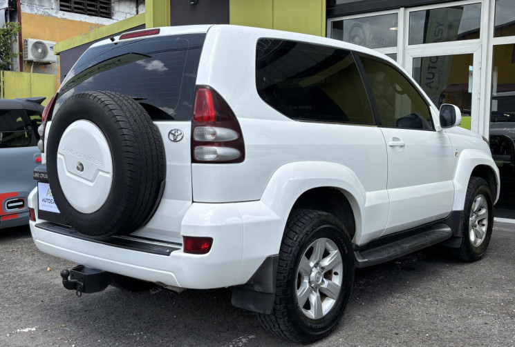 Toyota Land Cruiser 3.0 D-4D 165cv boîte auto // 4x4 mythique par excellence // Première main