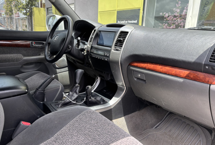 Toyota Land Cruiser 3.0 D-4D 165cv boîte auto // 4x4 mythique par excellence // Première main