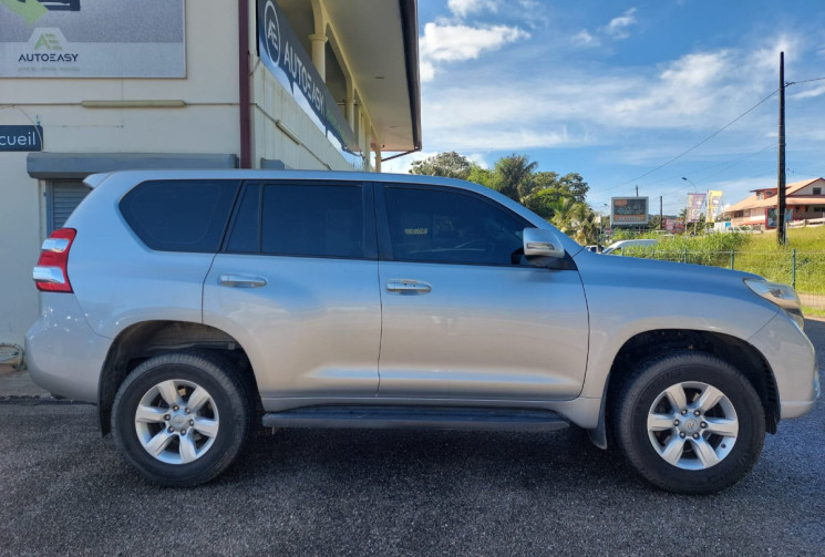 Toyota Land Cruiser Prado 2.8 D-4D 16V 177 cv Life // 7 places // Excellent état peu kilométré