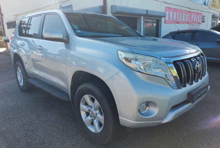 Toyota Land Cruiser Prado 2.8 D-4D 16V 177 cv Life // 7 places // Excellent état peu kilométré