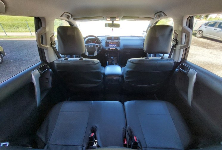 Toyota Land Cruiser Prado 2.8 D-4D 16V 177 cv Life // 7 places // Excellent état peu kilométré