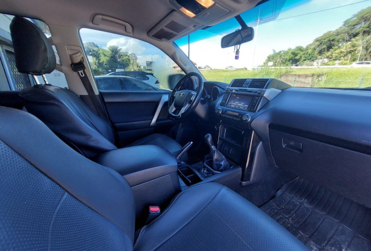 Toyota Land Cruiser Prado 2.8 D-4D 16V 177 cv Life // 7 places // Excellent état peu kilométré