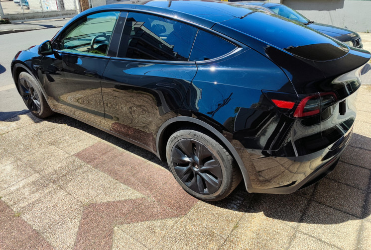 Tesla Model Y Standard RWD Garantie 2027 Mois Tesla Toit Panoramique TVA RECUPERABLE