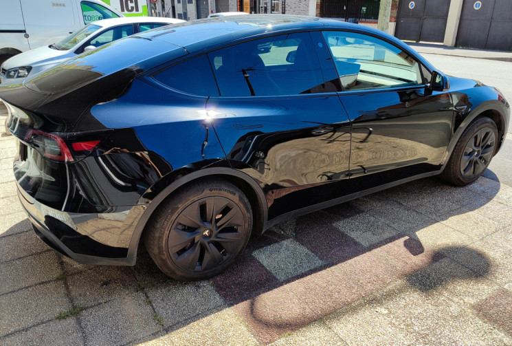 Tesla Model Y Standard RWD Garantie 2027 Mois Tesla Toit Panoramique TVA RECUPERABLE