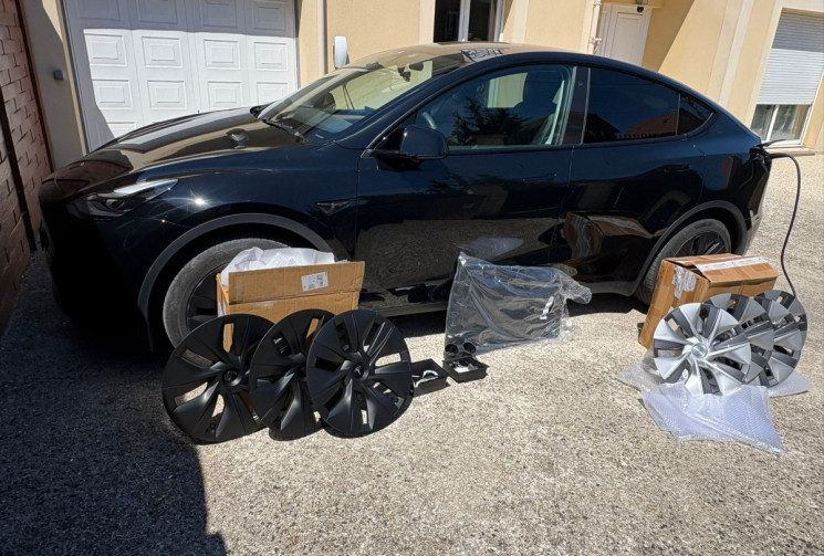 Tesla Model Y Standard RWD Garantie 2027 Mois Tesla Toit Panoramique TVA RECUPERABLE