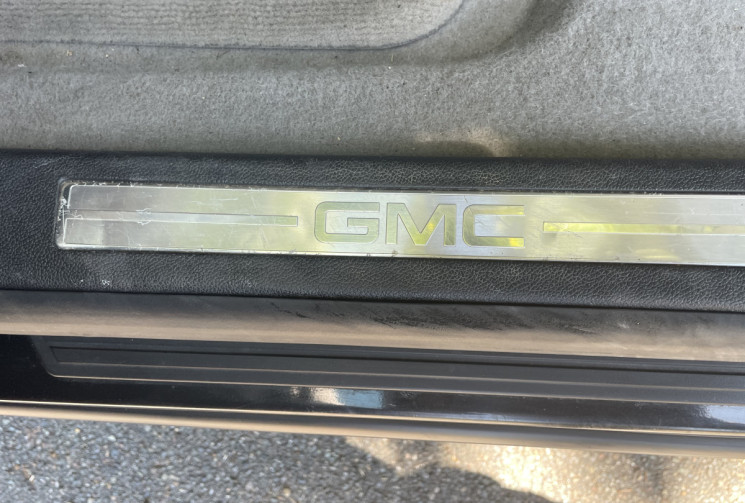 GENERAL MOTORS Acadia 3.6 V6 285 CH / 7 BI-CARBURATION / 7 PLACES