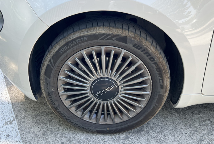 FIAT 500C e 118 Icône 42 kWh / GPS / Carplay / Radars AR / 2 Cables / Suivi Fiat