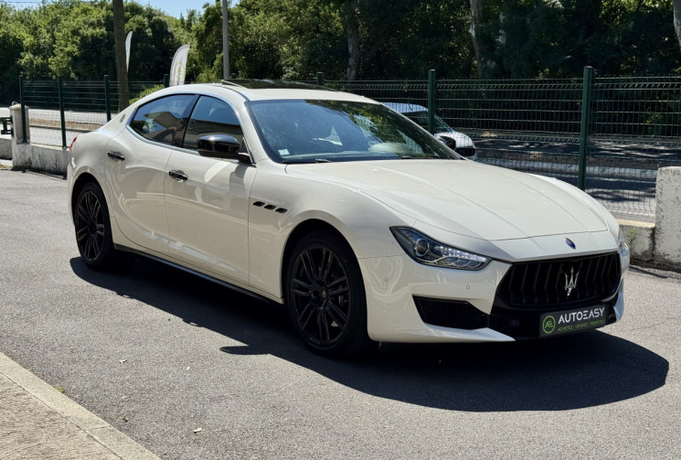 Maserati GHIBLI III phase 2 3.0 D V6 275 ch GranSport / Toit ouvrant / Carplay / Camera / Cuir Noir 