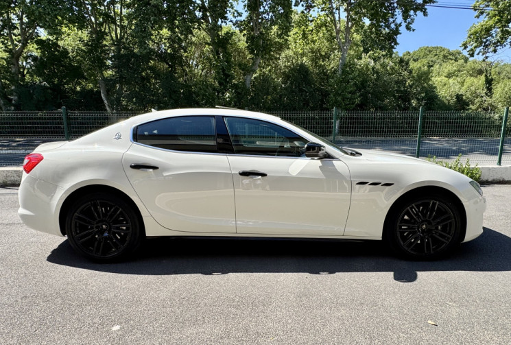 Maserati GHIBLI III phase 2 3.0 D V6 275 ch GranSport / Toit ouvrant / Carplay / Camera / Cuir Noir 