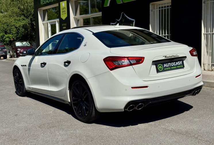 Maserati GHIBLI III phase 2 3.0 D V6 275 ch GranSport / Toit ouvrant / Carplay / Camera / Cuir Noir 