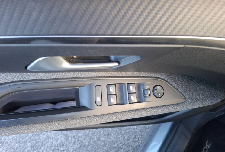 Peugeot 3008  II Phase 2 1.2 THP Puretech 12V GPF EAT8 130 cv ACTIVE 