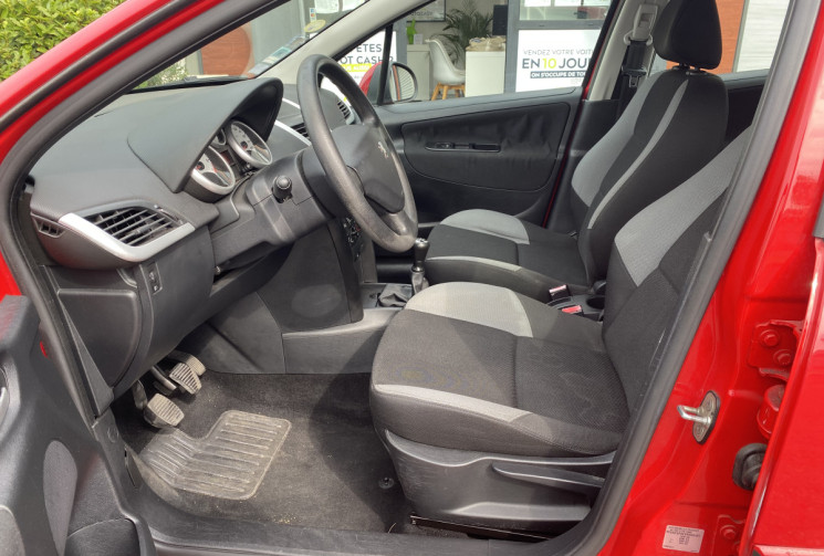 Peugeot 207 1.4 vti 95 / Bluetooth / Climatisation