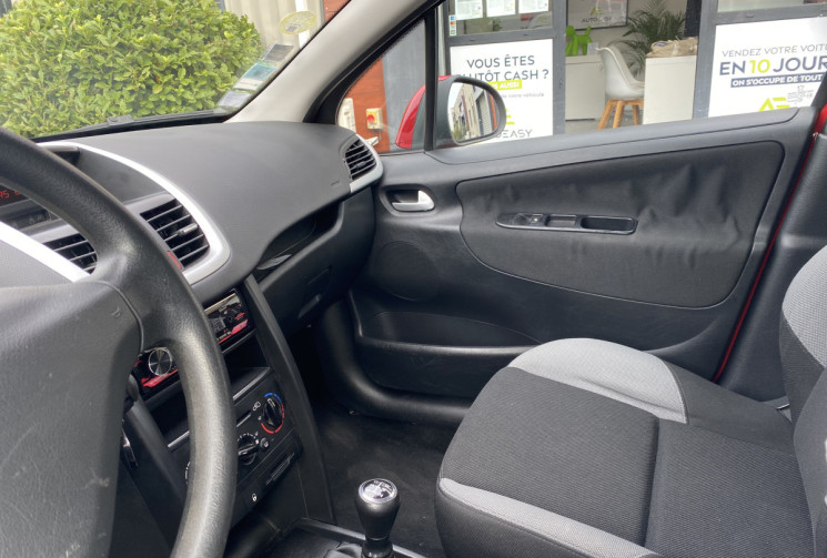 Peugeot 207 1.4 vti 95 / Bluetooth / Climatisation
