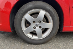 Peugeot 207 1.4 vti 95 / Bluetooth / Climatisation
