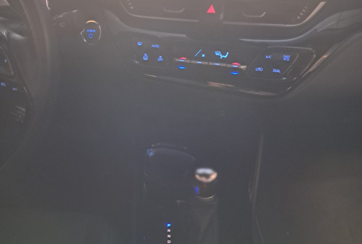 Toyota C-HR  MY20 Phase 2 1.8 VVT-i 122 Hybrid CVT - TBE - ENTRETIEN OK - GARANTIE -