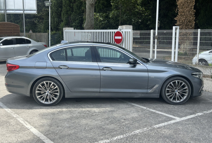 BMW Série 5 (G30) 530d xDrive 3.0 d Steptronic8 265 Luxury Toit ouvrant / Carplay / Entretien BMW