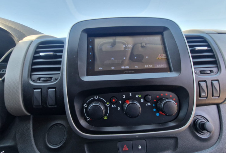 Renault Trafic III L2H1 1200 1.6 DCI 120 / 5 PLACES / CARPLAY / GARANTIE 12 MOIS