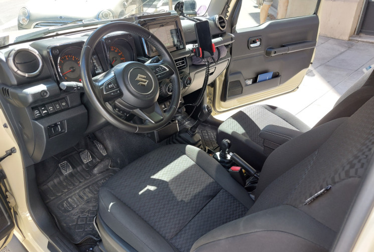 Suzuki Jimny 1.5 VVTI 102 CH PRIVILEGE 4 PLACES RADAR ARRIERE CAR PLAY GALERIE COMPLETE....