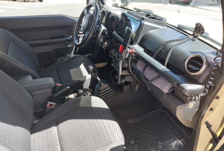 Suzuki Jimny 1.5 VVTI 102 CH PRIVILEGE 4 PLACES RADAR ARRIERE CAR PLAY GALERIE COMPLETE....