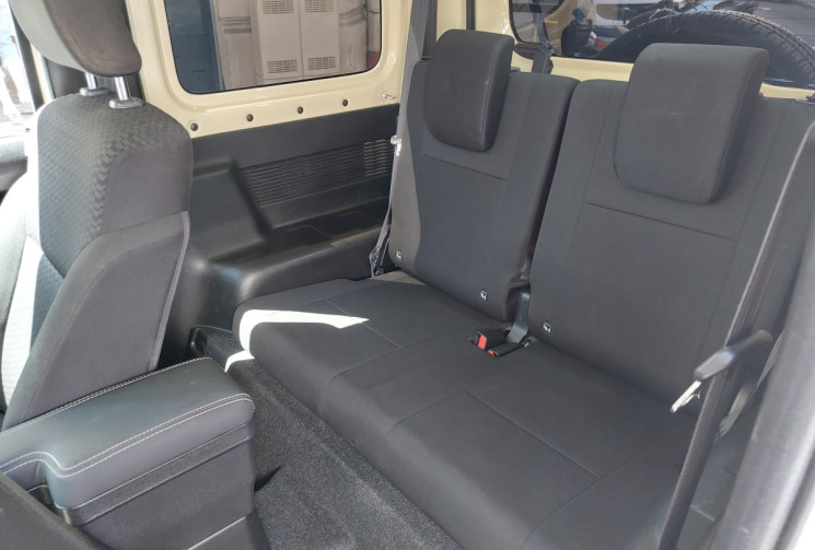 Suzuki Jimny 1.5 VVTI 102 CH PRIVILEGE 4 PLACES RADAR ARRIERE CAR PLAY GALERIE COMPLETE....