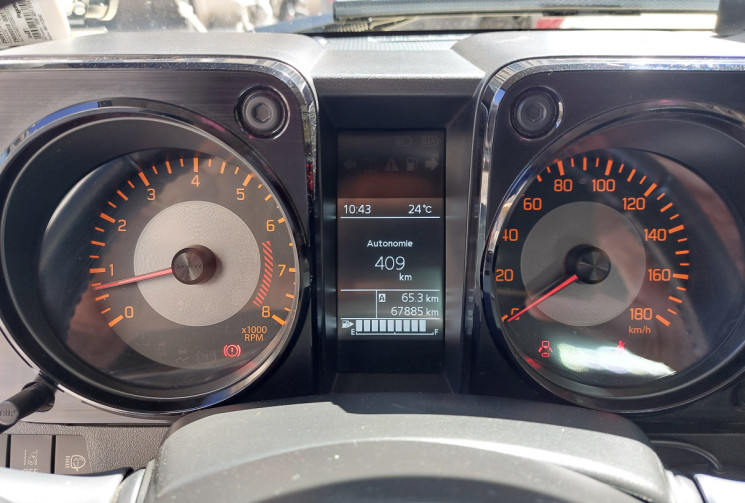 Suzuki Jimny 1.5 VVTI 102 CH PRIVILEGE 4 PLACES RADAR ARRIERE CAR PLAY GALERIE COMPLETE....