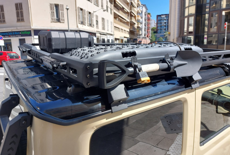 Suzuki Jimny 1.5 VVTI 102 CH PRIVILEGE 4 PLACES RADAR ARRIERE CAR PLAY GALERIE COMPLETE....
