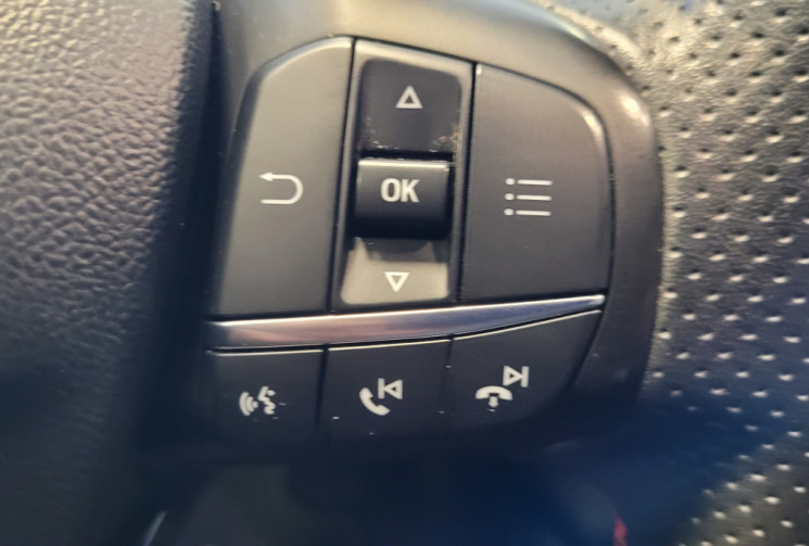 Ford Focus ST-Line DIESEL 120CV  Automatique **Toit ouvrant**