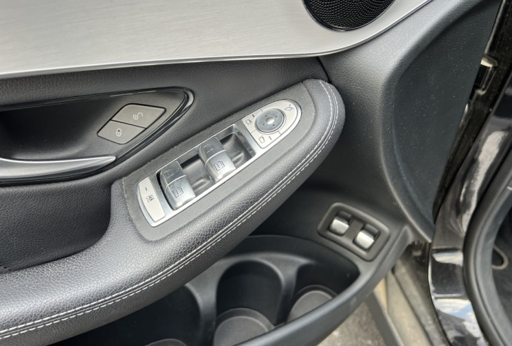 Mercedes GLC Coupé 220 d 2.0 d 4MATIC 9G-TRONIC 194 cv AMG-Line / Attelage 
