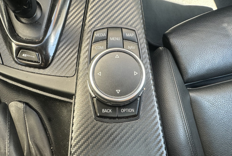 BMW Série 3 (F30) LCI 330e 2.0 TPT 252 CH Plug in Hybrid  BVA PACK M