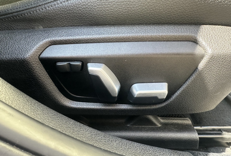 BMW Série 3 (F30) LCI 330e 2.0 TPT 252 CH Plug in Hybrid  BVA PACK M