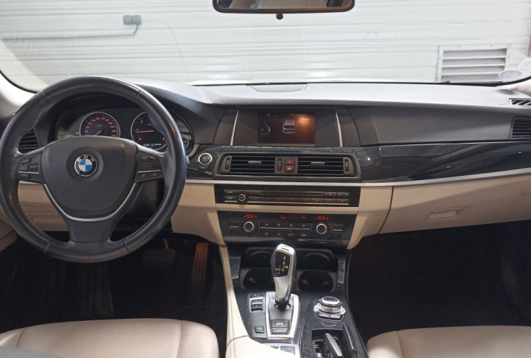 BMW SERIE 5 TOURING 518d (F11 LCI) / Finition Lounge Plus / 2.0d 16V / 150 ch / Boîte automatique