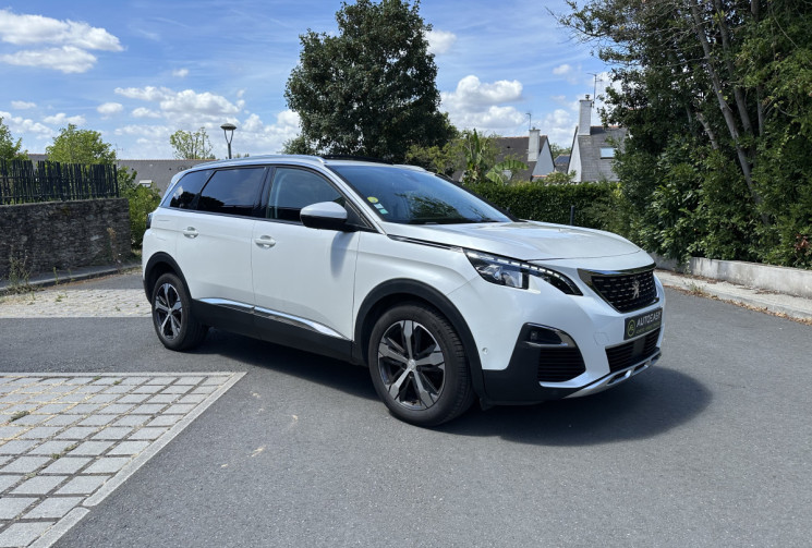 Peugeot 5008 1.6 BlueHDi 120ch Allure Business EAT6 Full option Kit distri neuf / Excellent état
