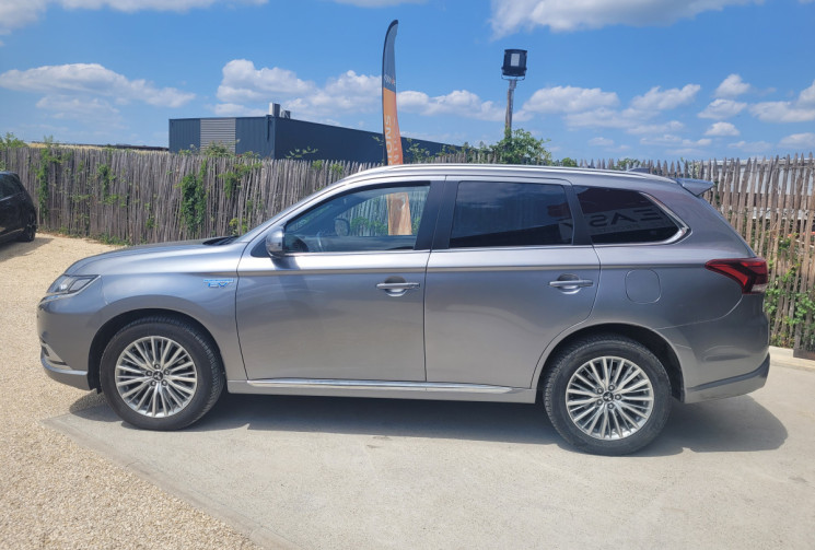 Mitsubishi OUTLANDER 2.4 PHEV 224 TWIN MOTOR 4WD INSTYLE PLUG IN HYBRID 