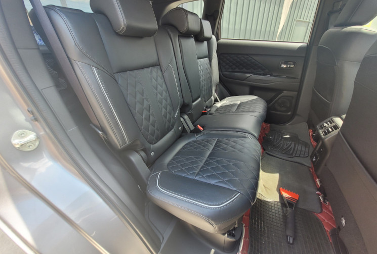 Mitsubishi OUTLANDER 2.4 PHEV 224 TWIN MOTOR 4WD INSTYLE PLUG IN HYBRID 