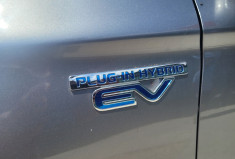 Mitsubishi OUTLANDER 2.4 PHEV 224 TWIN MOTOR 4WD INSTYLE PLUG IN HYBRID 