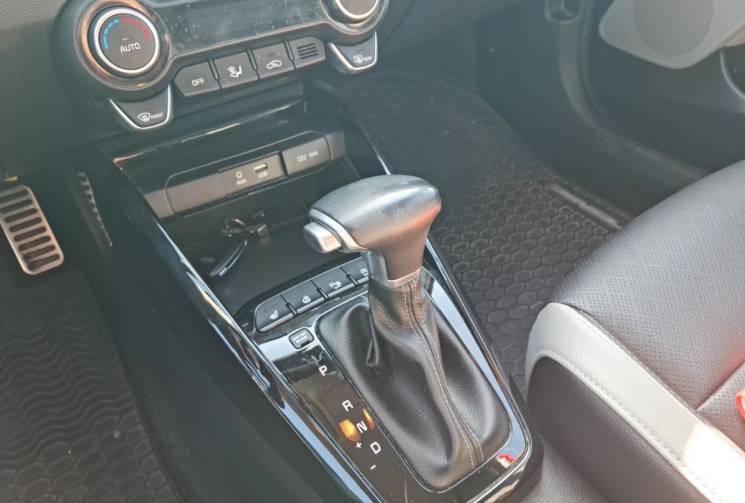 Kia STONIC 1.0 T-GDI PREMIUM DCT7