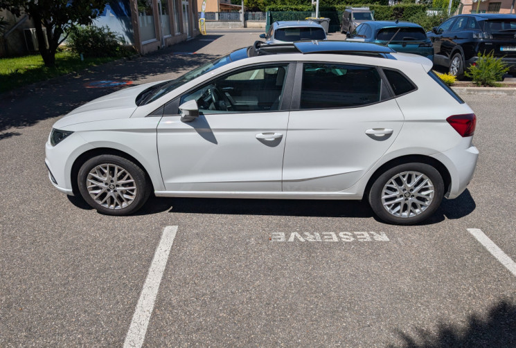 SEAT Ibiza 1.0 EcoTSI 95ch Urban TOIT OUVRANT / FEUX LED / CARPLAY