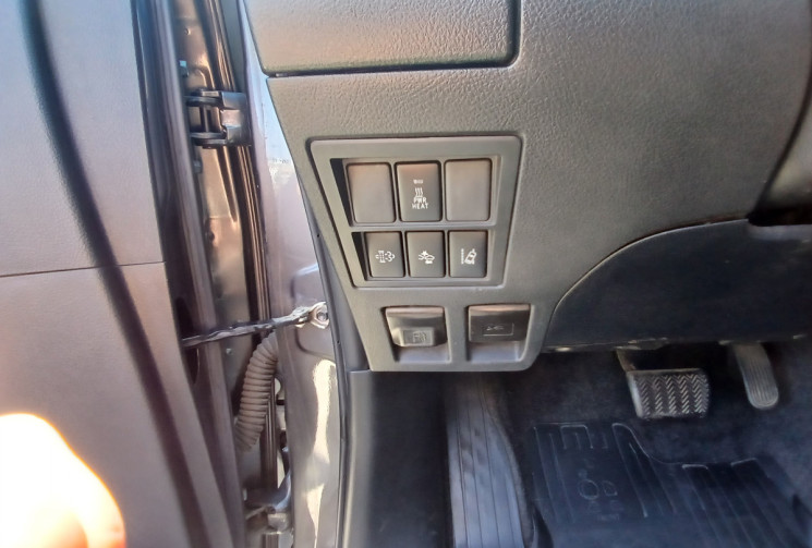 Toyota HILUX (GUN 1./35) 2.4 D-4D 16V DPF Pickup double cabine AWD LOUNGE