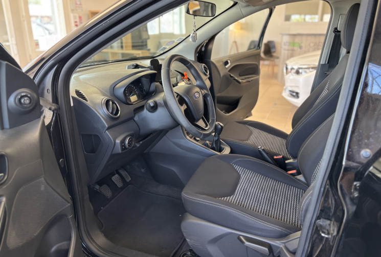 Ford KA+ 1.2 TI-VCT 85 BLACK EDITION / 1ERE MAIN