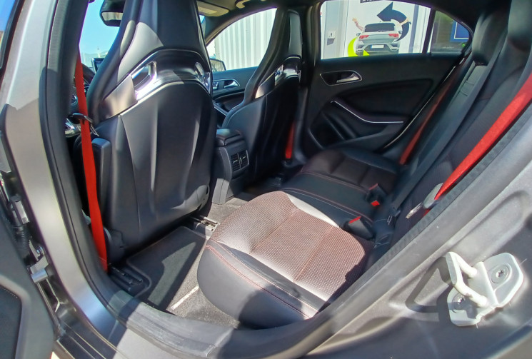 Mercedes Classe A 45 AMG 2.0 Ti 16V 4MATIC 7G-DCT 381