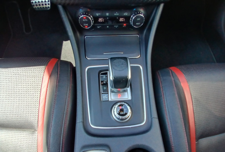 Mercedes Classe A Phase 2 45 AMG 2.0 Ti 16V 4MATIC 7G-DCT 381